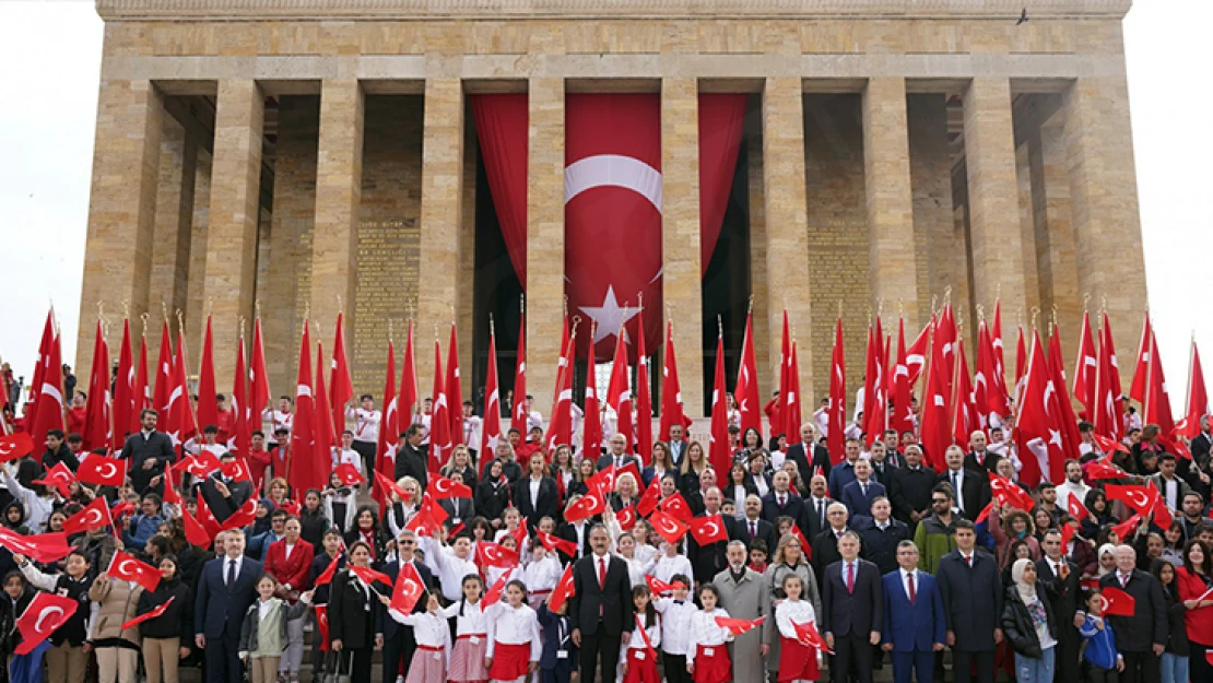 Geleceğin teminatı çocuklar, Anıtkabir'de