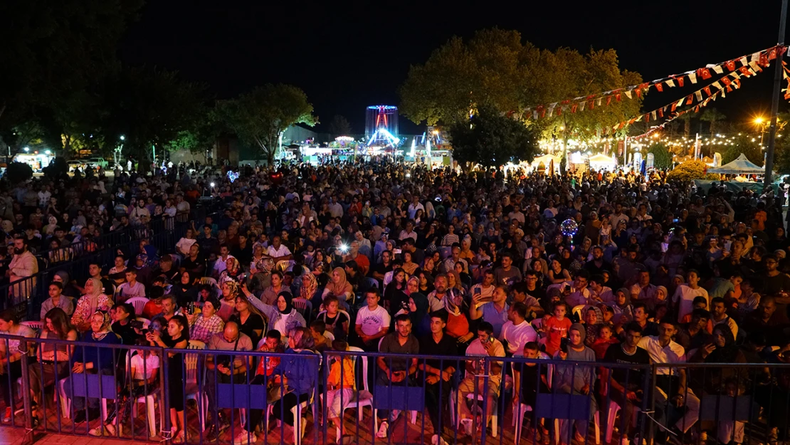 Geleneksel Ağustos Fuarı, dev konserle noktalandı