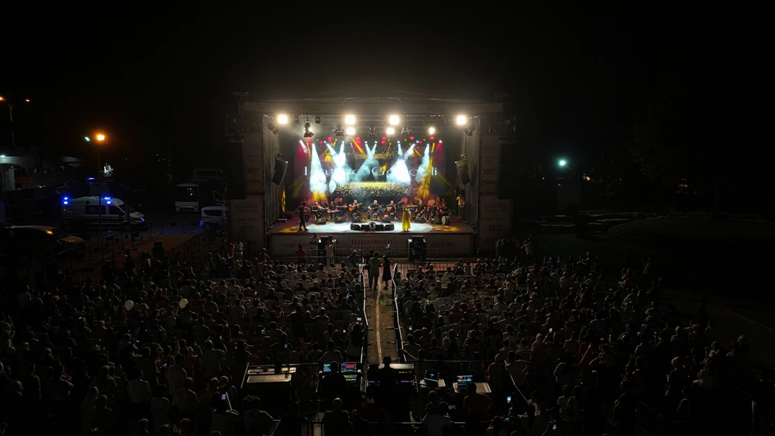 Geleneksel Ağustos Fuarı'nda müzik ziyafeti yaşandı