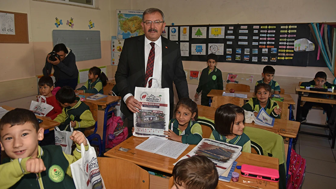 Göksun Belediyesi'nden öğrencilere eğitim seti