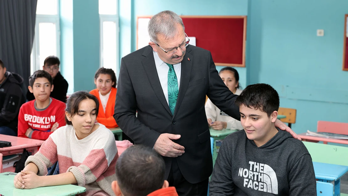 Göksun Belediyesi, öğrencileri sınavlara hazırlamaya devam ediyor