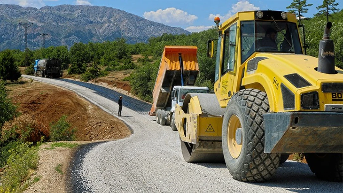 Göksun'da 6 mahallenin yolu yenileniyor