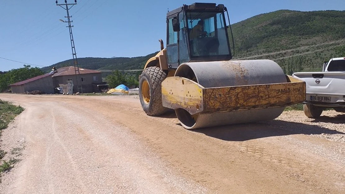 Göksun'da mahalle yolları iyileştiriliyor