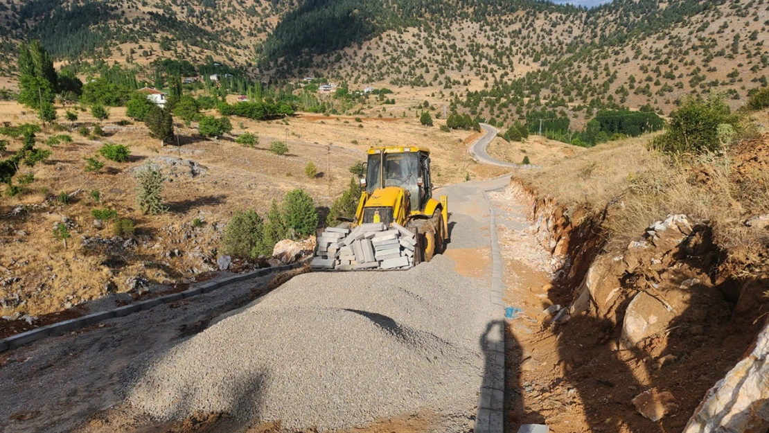 Göksun kırsalında ulaşım yatırımları sürüyor