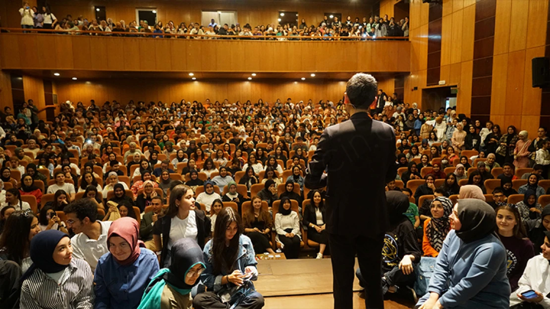 Gri Koç, Kahramanmaraşlı öğrencilere birbirinden değerli bilgiler aktardı