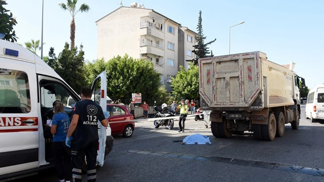 Hafriyat kamyonunun altında kalan bisiklet sürücüsü yaşamını yitirdi