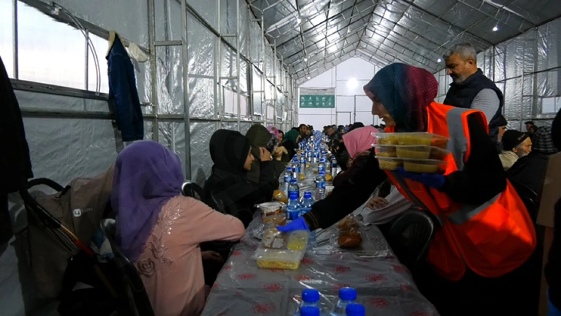 Hasene Vakfı'ndan günlük 2 bin 500 kişilik yemek