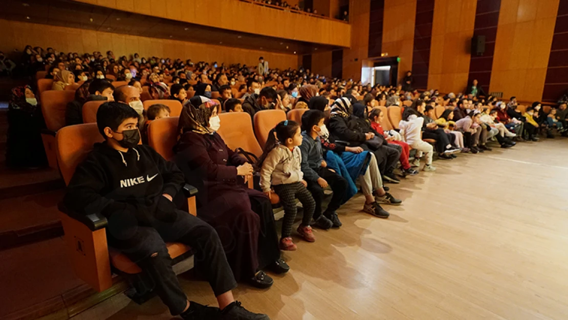 İhtiyar Kedi Garfi çocuk oyunu Kahramanmaraş'ta sahnelendi