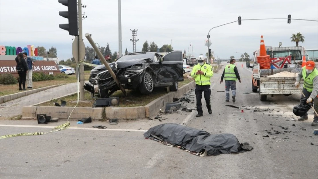 İki otomobil çarpıştı: 2 kişi öldü, 3 kişi yaralandı