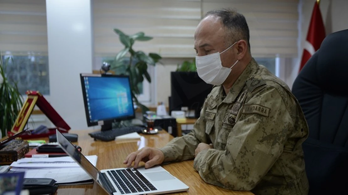 İl Jandarma Komutanı Öksüz 'Yılın Fotoğrafları' oylamasına katıldı