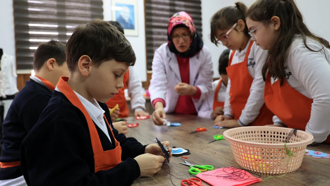 İlkokul öğrencileri, günlük yaşam becerilerini atölyelerde deneyimliyor