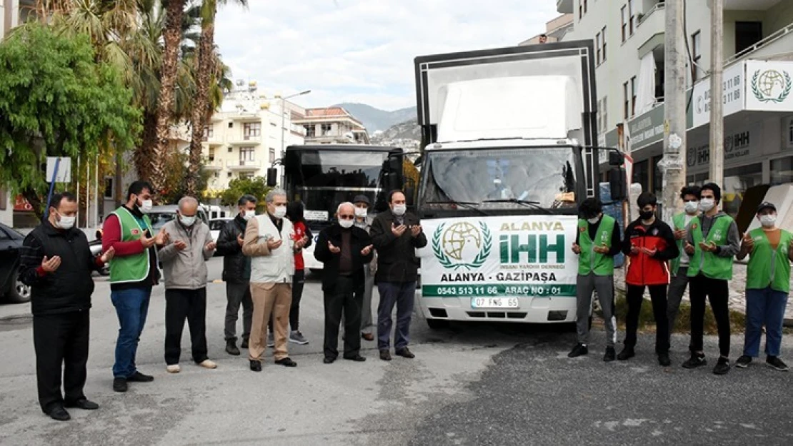 İnsani yardım vakfı öncülüğünde Suriye'ye yardım tırı gönderildi