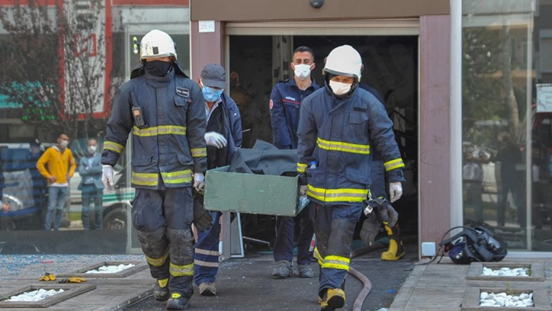 İş yerinde çıkan yangında bir kişinin cesedi bulundu