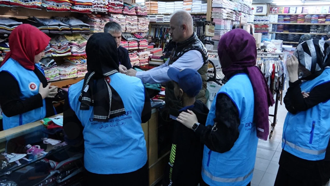 İyilik melekleri vaizeler, yetimlere bayram sevinci yaşattı