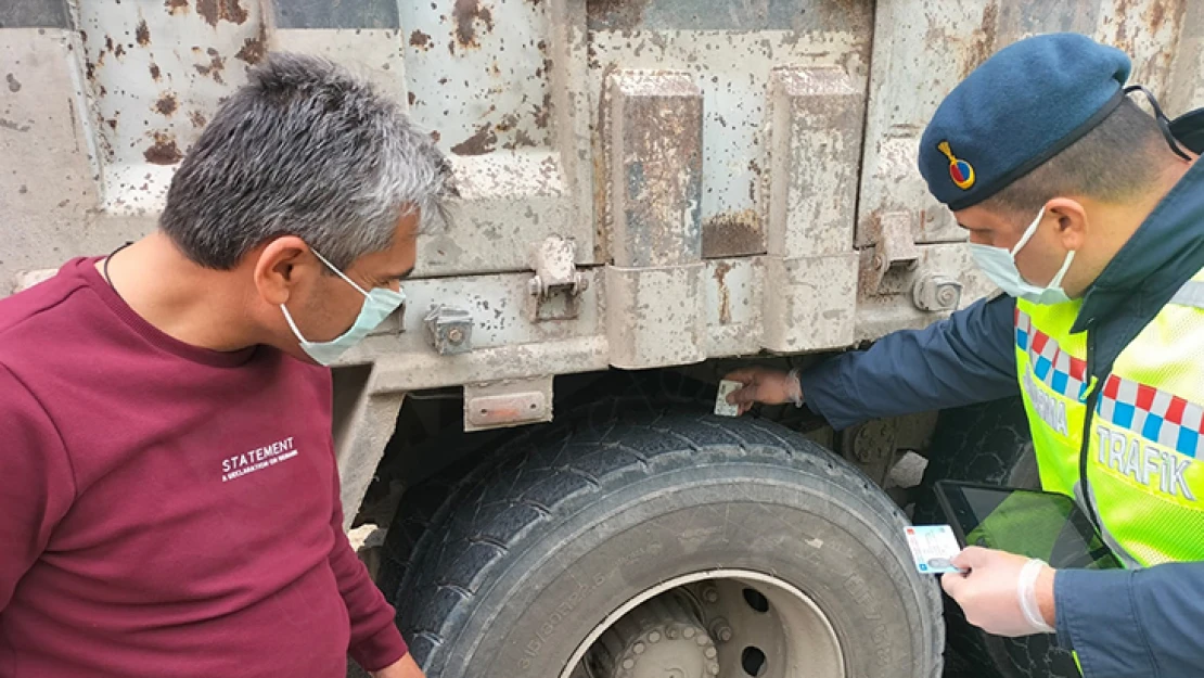 Jandarma'dan kış lastiği uygulaması