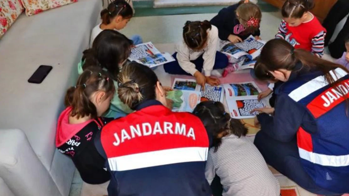 Jandarma'dan, Sevgi Evi'nde çocuklara sürpriz