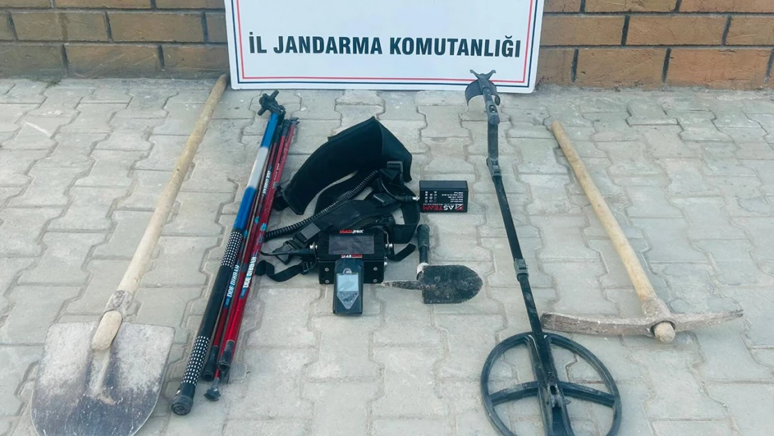 Kaçak kazı yapan 9 şüpheli yakalandı