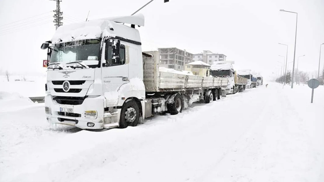 Kahramanmaraş-Göksun yolu TIR trafiğine kapatıldı