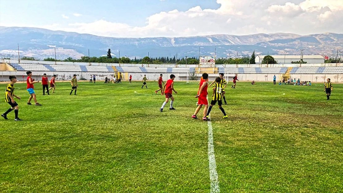 Kahramanmaraş'ın genç yetenekleri futbol şenliğinde buluştu