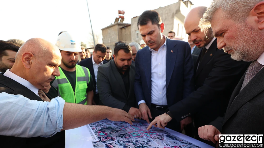 Kahramanmaraş'ın inşa süreci, Bakan Kurum ile masaya yatırıldı