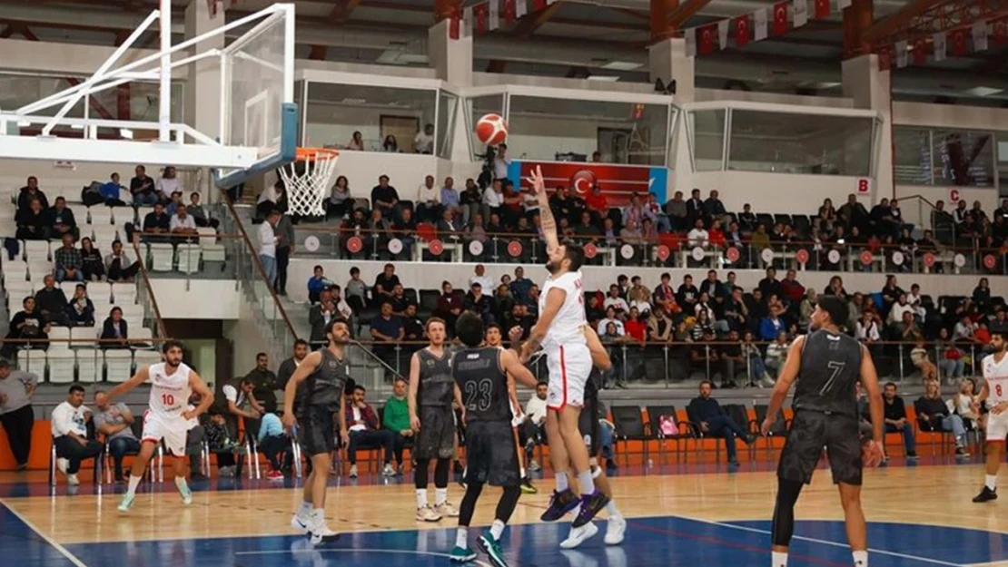 Kahramanmaraş İstiklalspor Basketbol, 10'da 10 yaptı