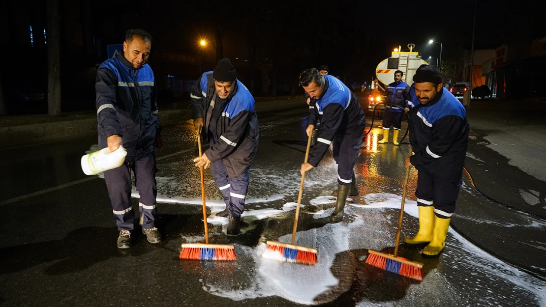 Kahramanmaraş Küçük Sanayi Sitesi'nde gece temizliği