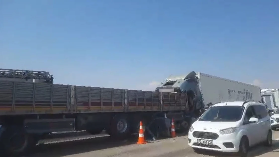 Kahramanmaraş Narlı gişelerinde trafik kazası: 1 ölü, 3 yaralı