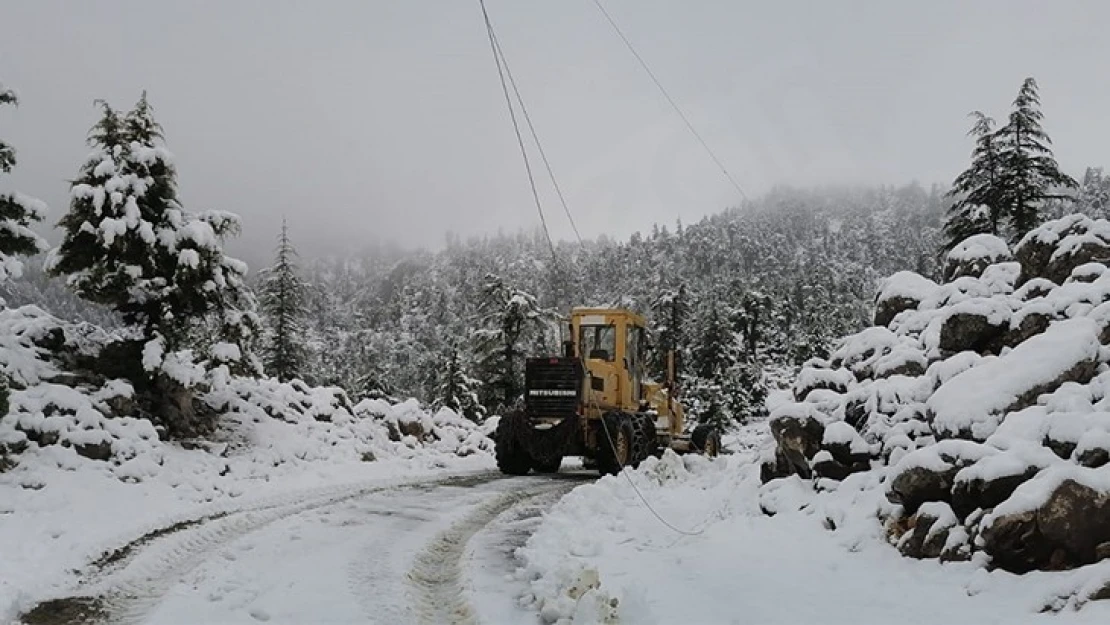 Kahramanmaraş'ta 130 mahalle yolu ulaşıma kapandı