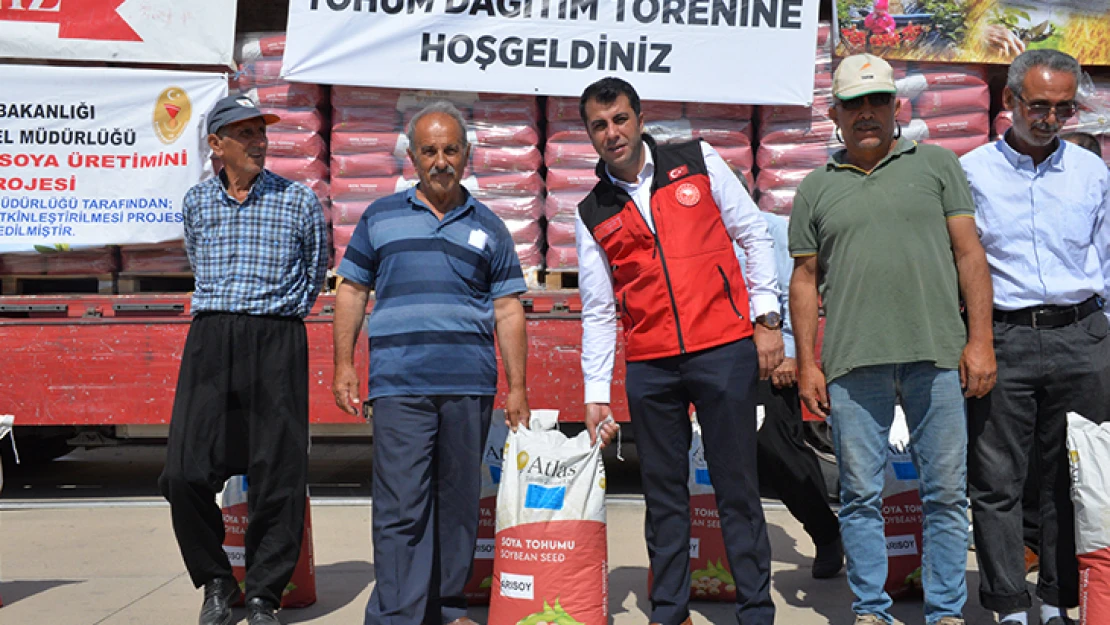 Kahramanmaraş'ta 177 üreticiye soya tohumu dağıtıldı