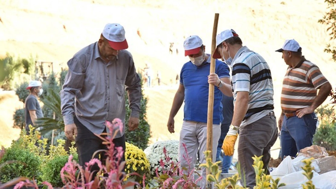 Kahramanmaraş'ta 3 bin 500 fidan toprakla buluştu