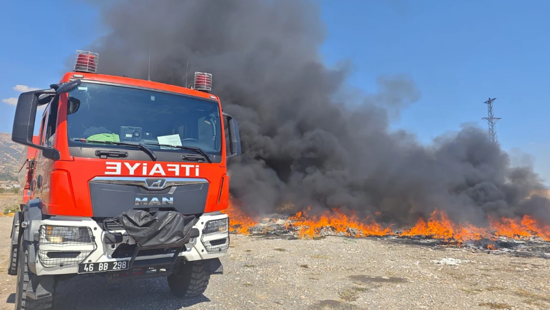 Kahramanmaraş'ta atık lastik yangını paniği