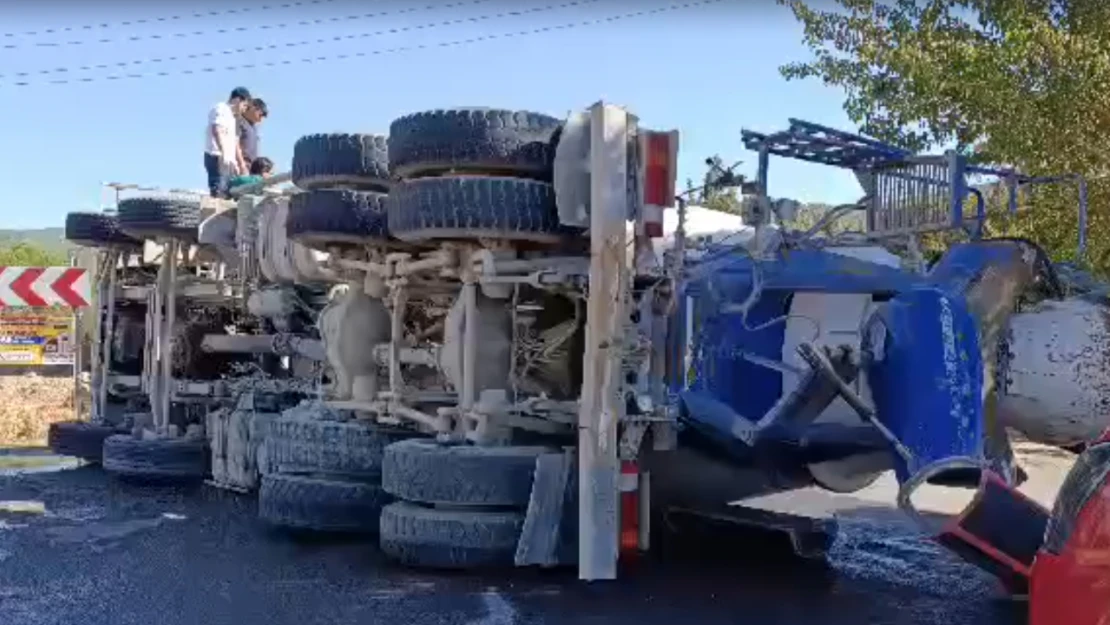 Kahramanmaraş'ta beton mikseri yan yattı