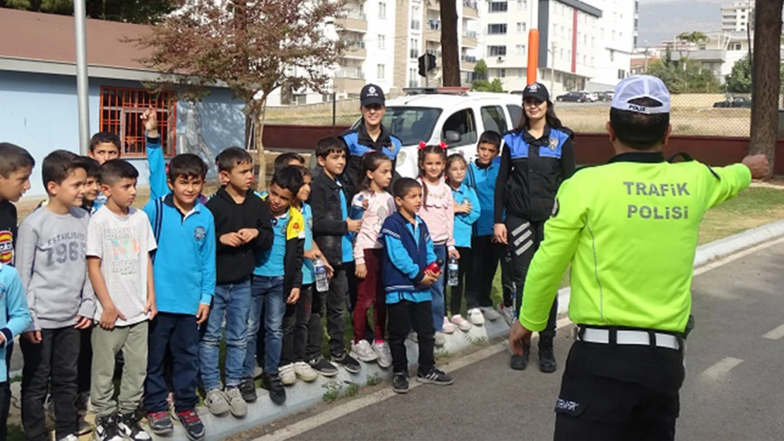 Kahramanmaraş'ta bin öğrenciye, uygulamalı trafik eğitimi