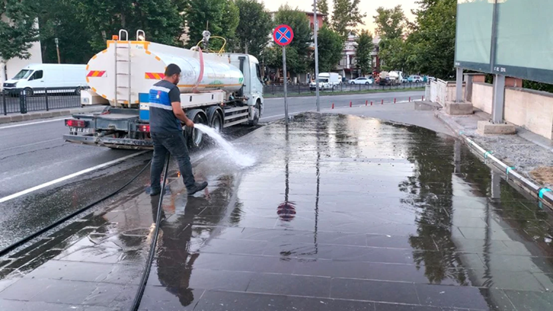 Kahramanmaraş'ta cadde ve sokaklarda bayram temizliği