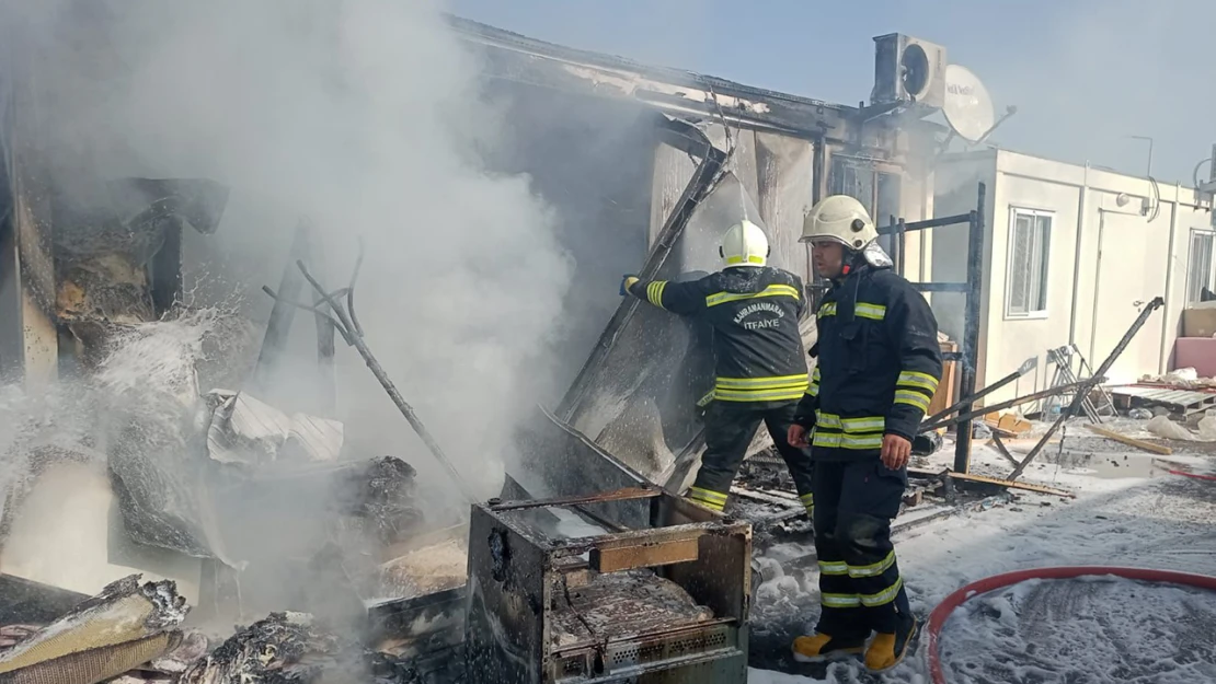 Kahramanmaraş'ta depremzedelerin kaldığı konteyner kentte yangın