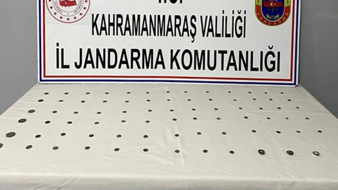 Kahramanmaraş'ta elindeki tarihi eserleri satmak isteyen bir kişi yakalandı