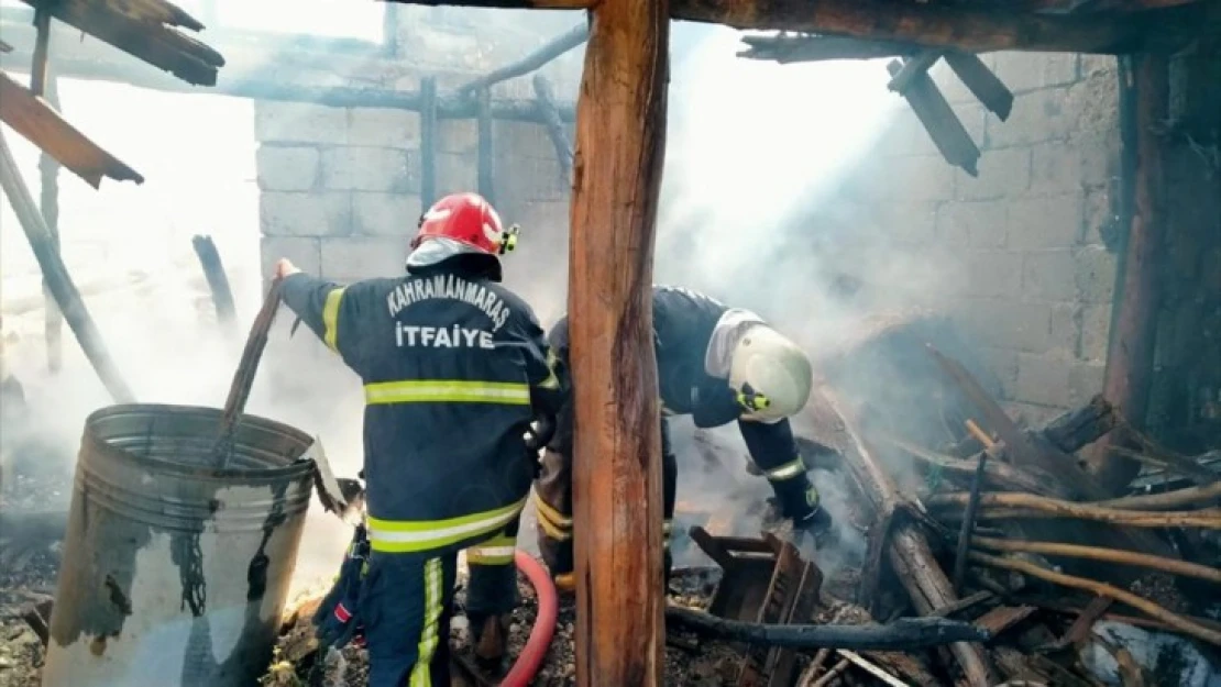 Kahramanmaraş'ta evde çıkan yangını itfaiye ekipleri söndürdü