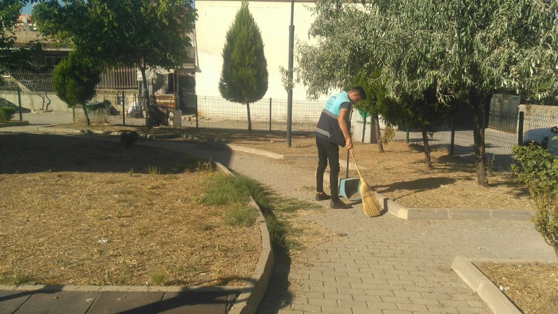 Kahramanmaraş'ta her gün düzenli park ve bahçe temizliği