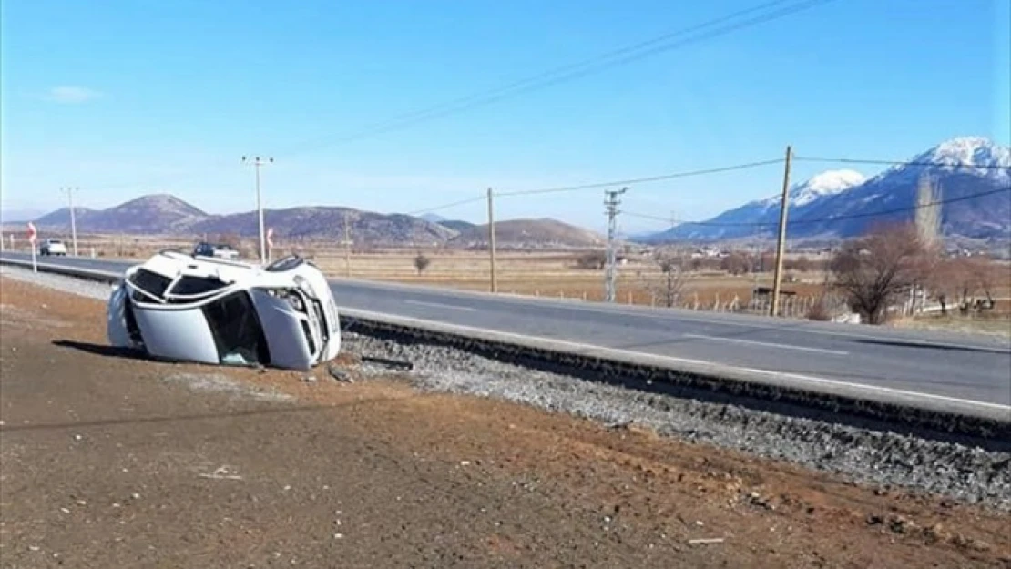 Kahramanmaraş'ta iki otomobil çarpıştı, yaralılar var