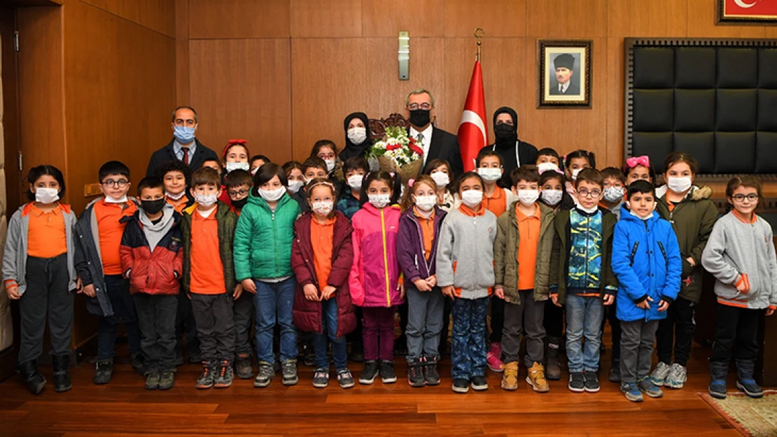 Kahramanmaraş'ta İlkokul öğrencilerine İstiklal Madalyası gösterildi