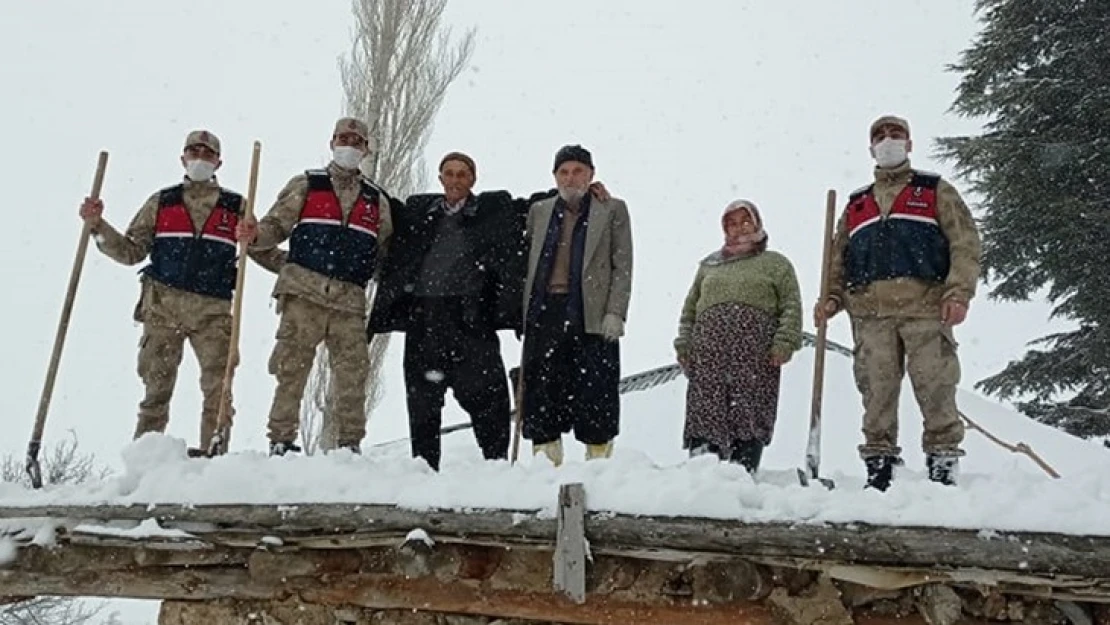 Kahramanmaraş'ta jandarmadan alkışlanacak hareket