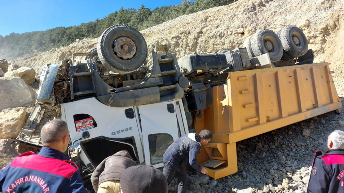 Kahramanmaraş'ta kamyon uçuruma yuvarlandı