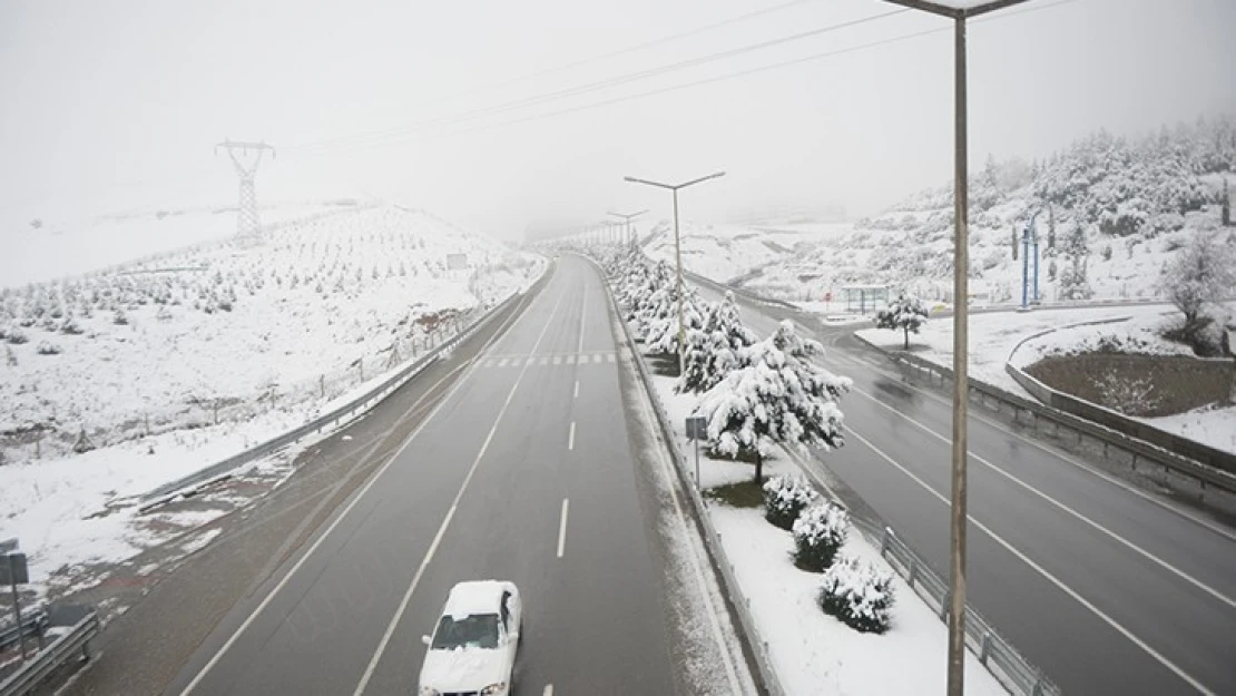 Kahramanmaraş'ta kar yağışı etkili oldu