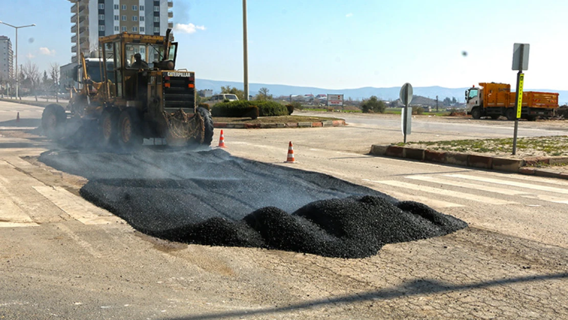 Kahramanmaraş'ta kışın oluşturduğu deformeler onarılıyor