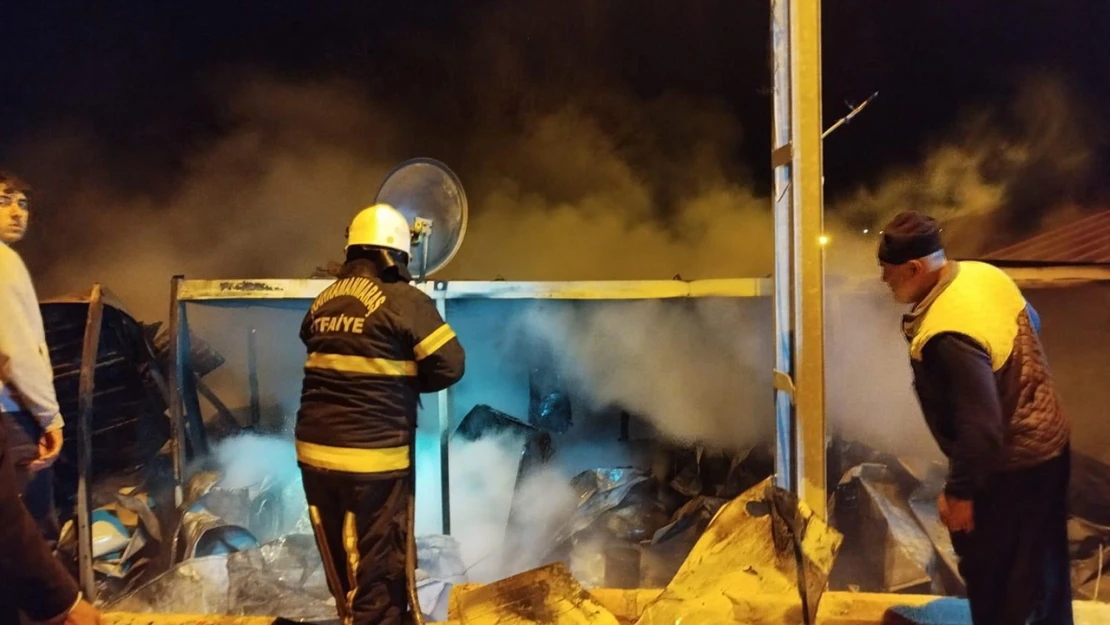 Kahramanmaraş'ta konteyner yangını paniğe neden oldu