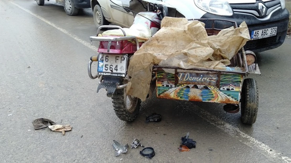 Kahramanmaraş'ta motosiklet sürücüsü park halindeki otomobile çarptı