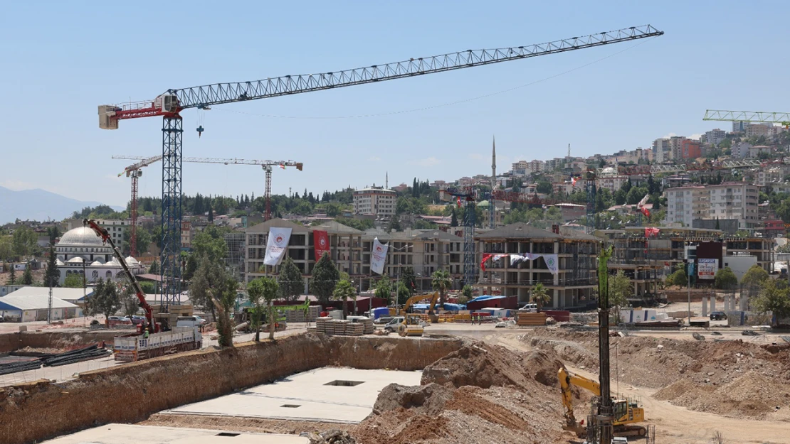 Kahramanmaraş'ta orta hasarlı binalar yıkılacak