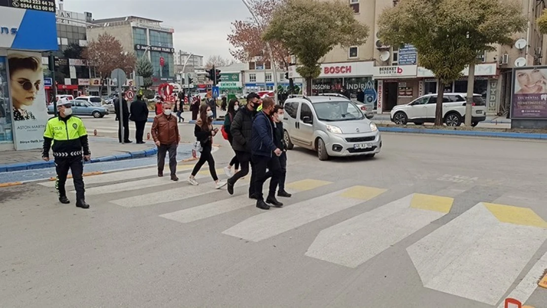Kahramanmaraş'ta polisten sürücülere yaya önceliği uyarısı