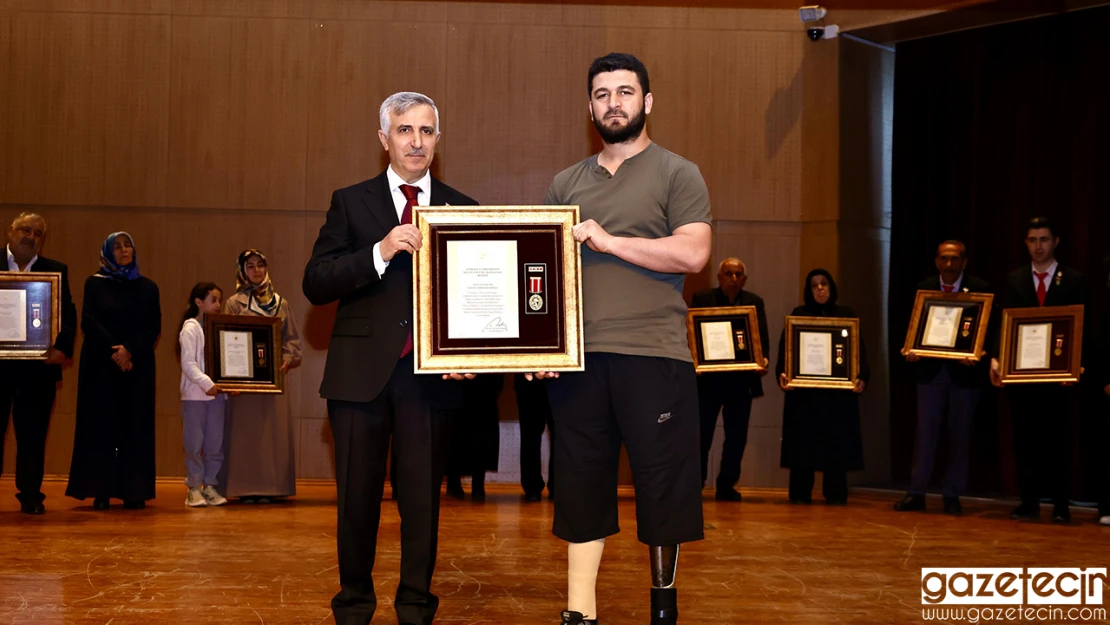 Kahramanmaraş'ta şehit ailelerine beratları teslim edildi