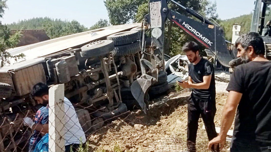 Kahramanmaraş'taki feci kazada 5 kişi öldü, 25 kişi yaralandı